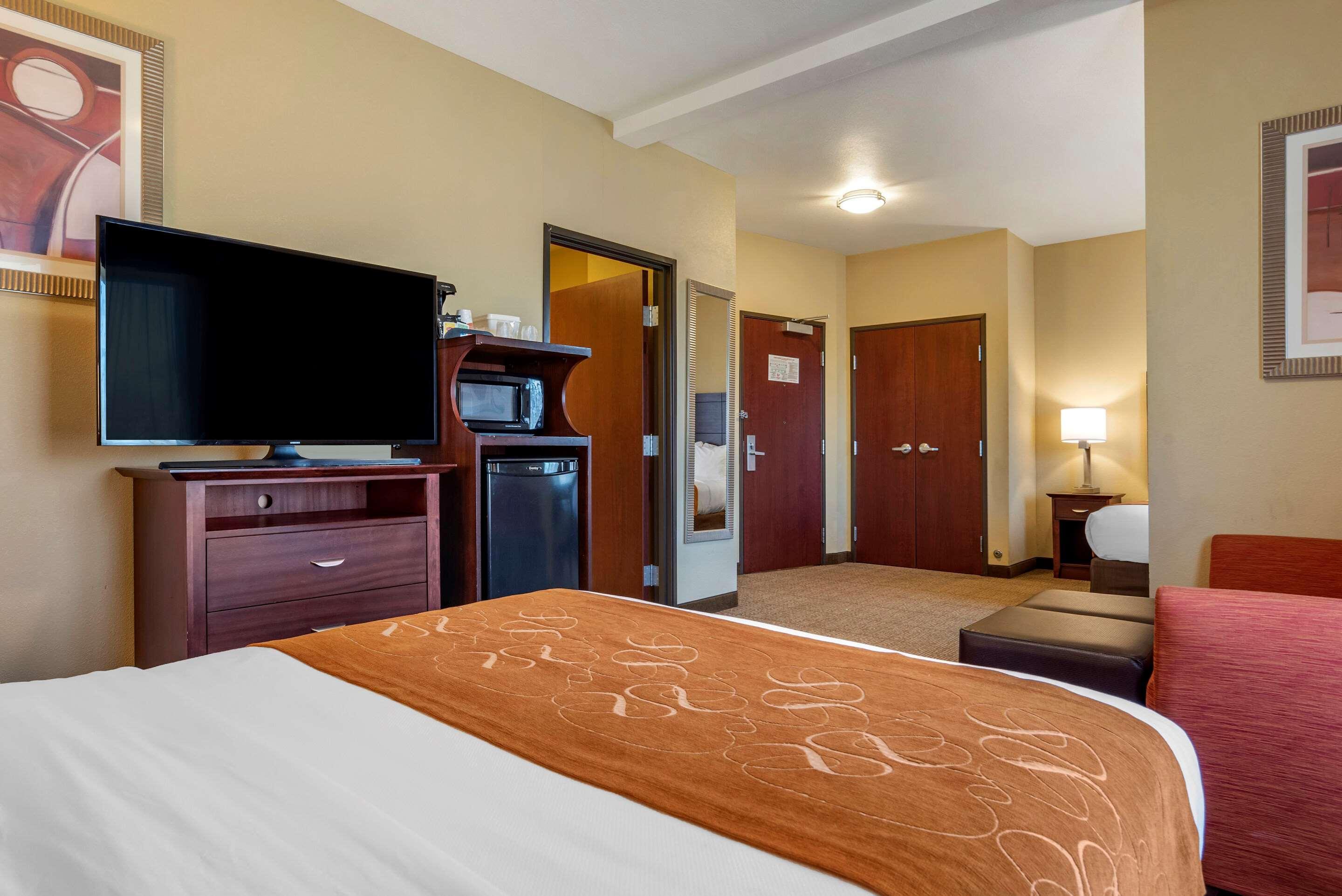 Comfort Suites Airport South Montgomery Buitenkant foto