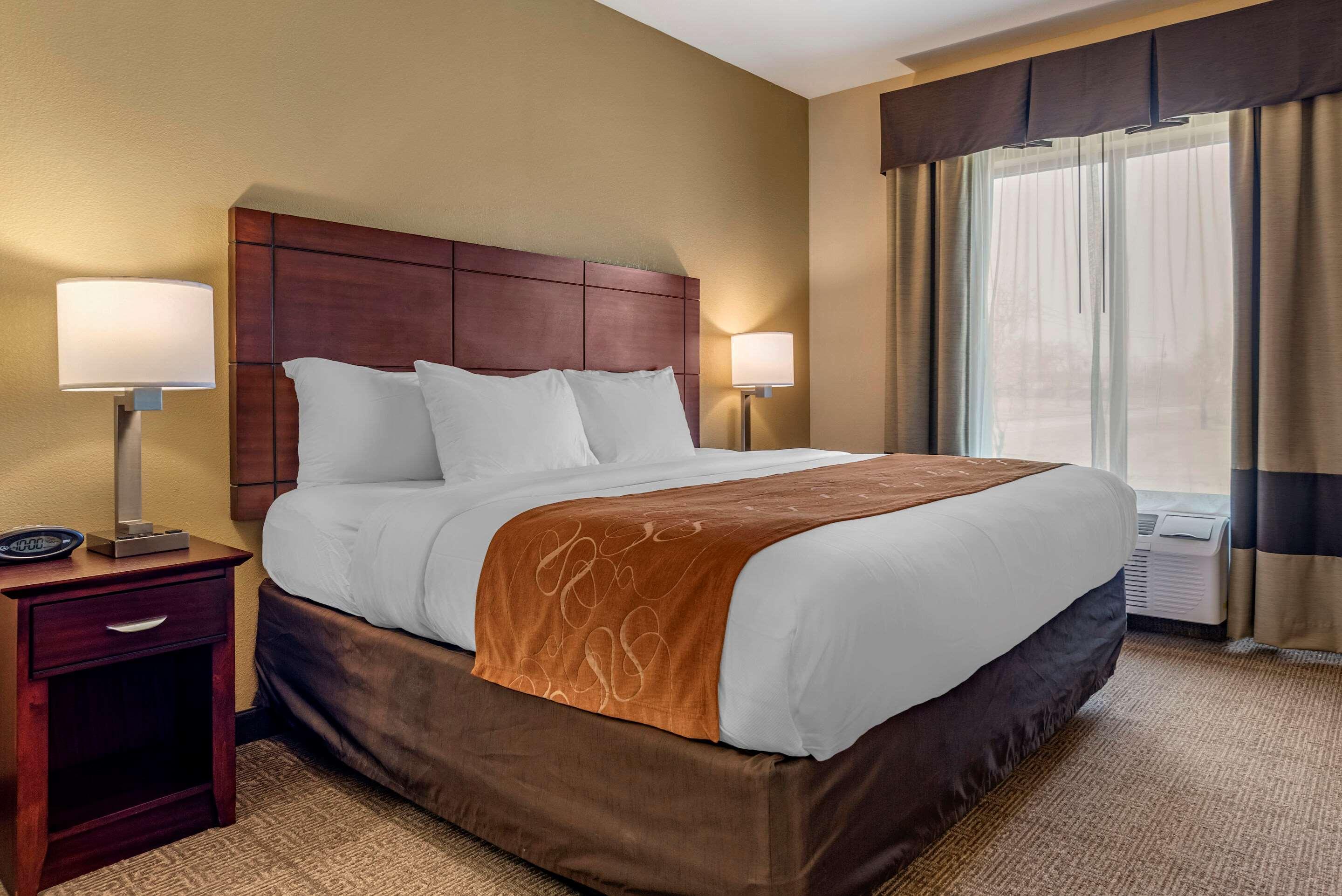 Comfort Suites Airport South Montgomery Buitenkant foto