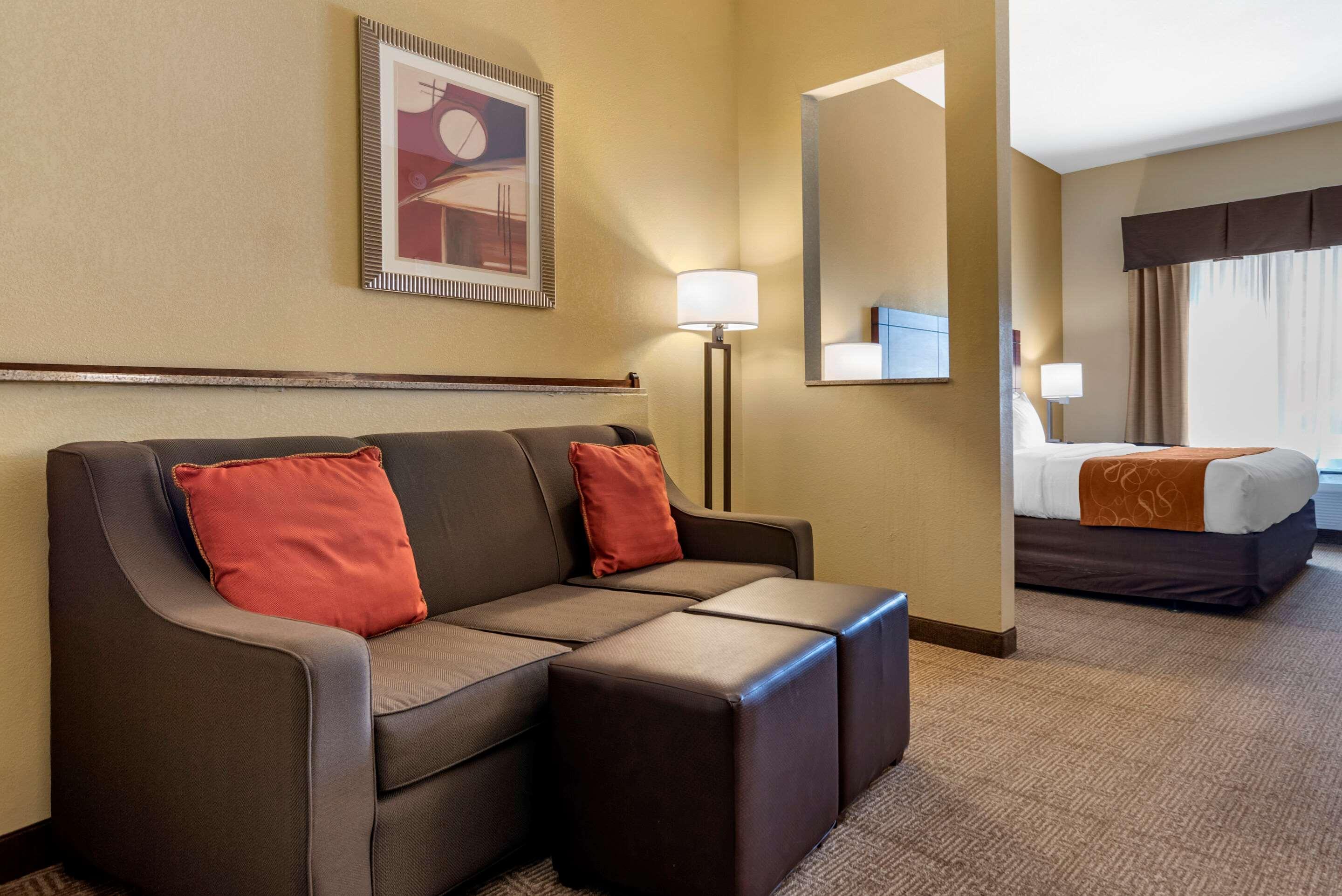 Comfort Suites Airport South Montgomery Buitenkant foto