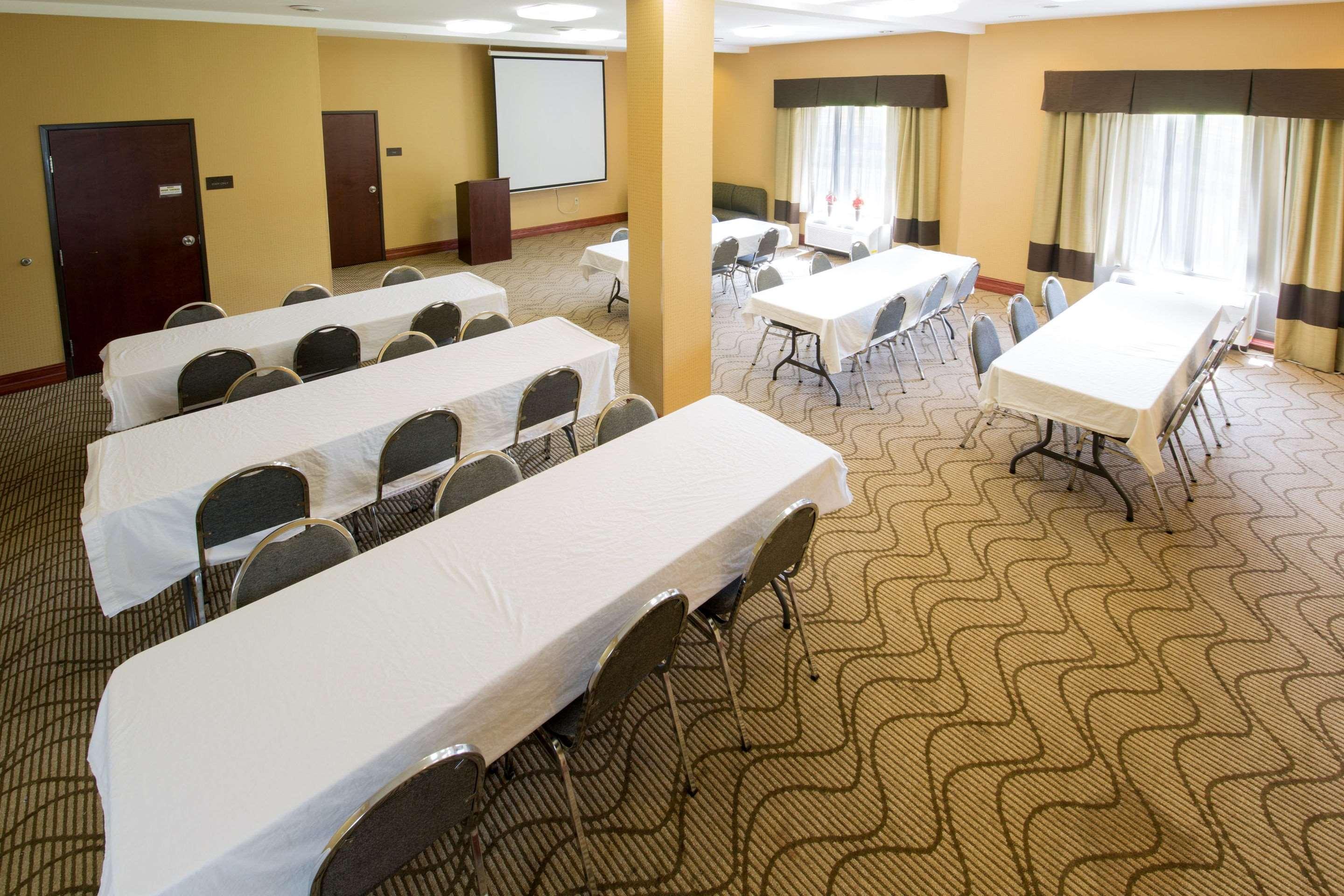Comfort Suites Airport South Montgomery Buitenkant foto