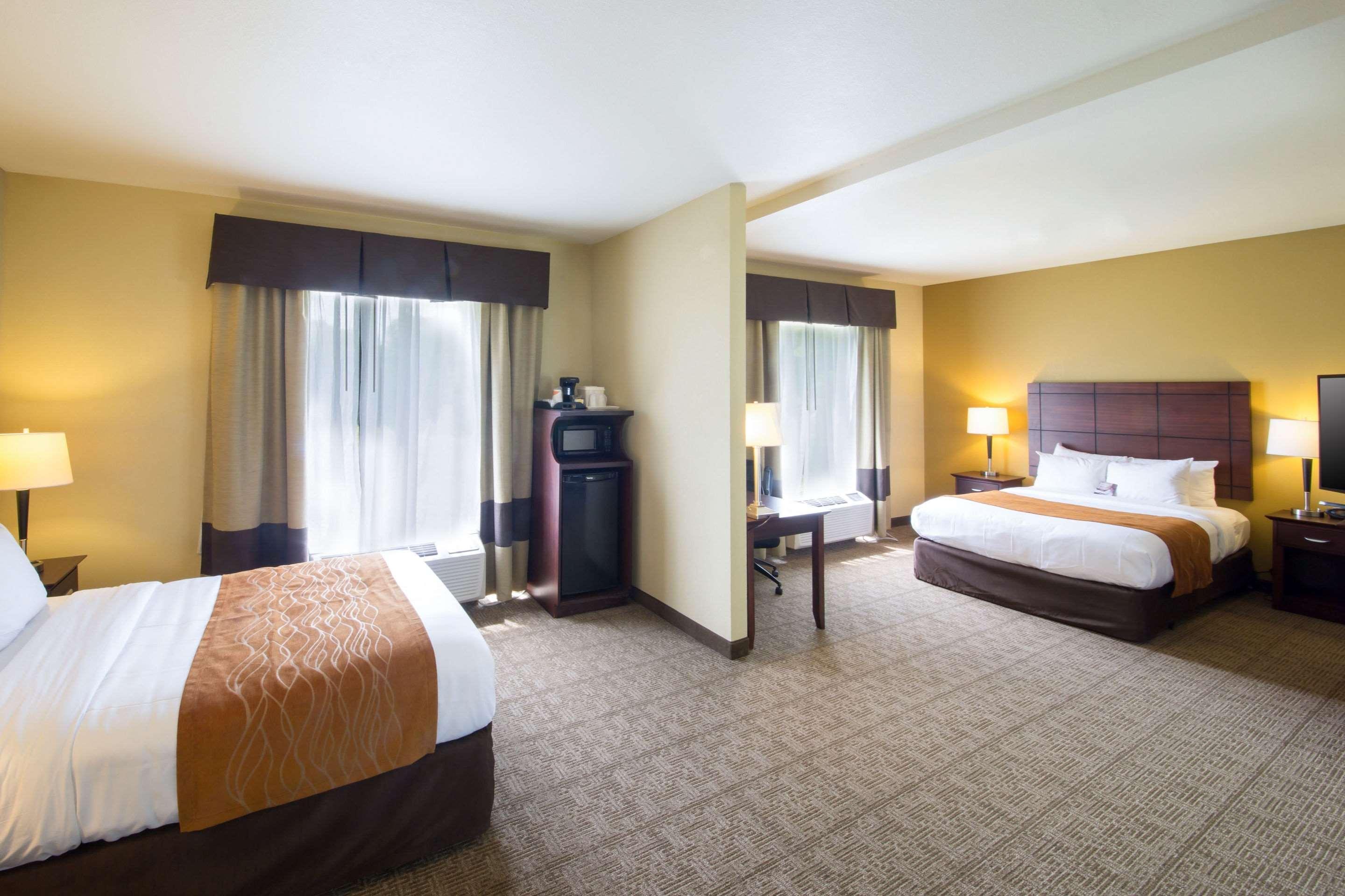 Comfort Suites Airport South Montgomery Buitenkant foto