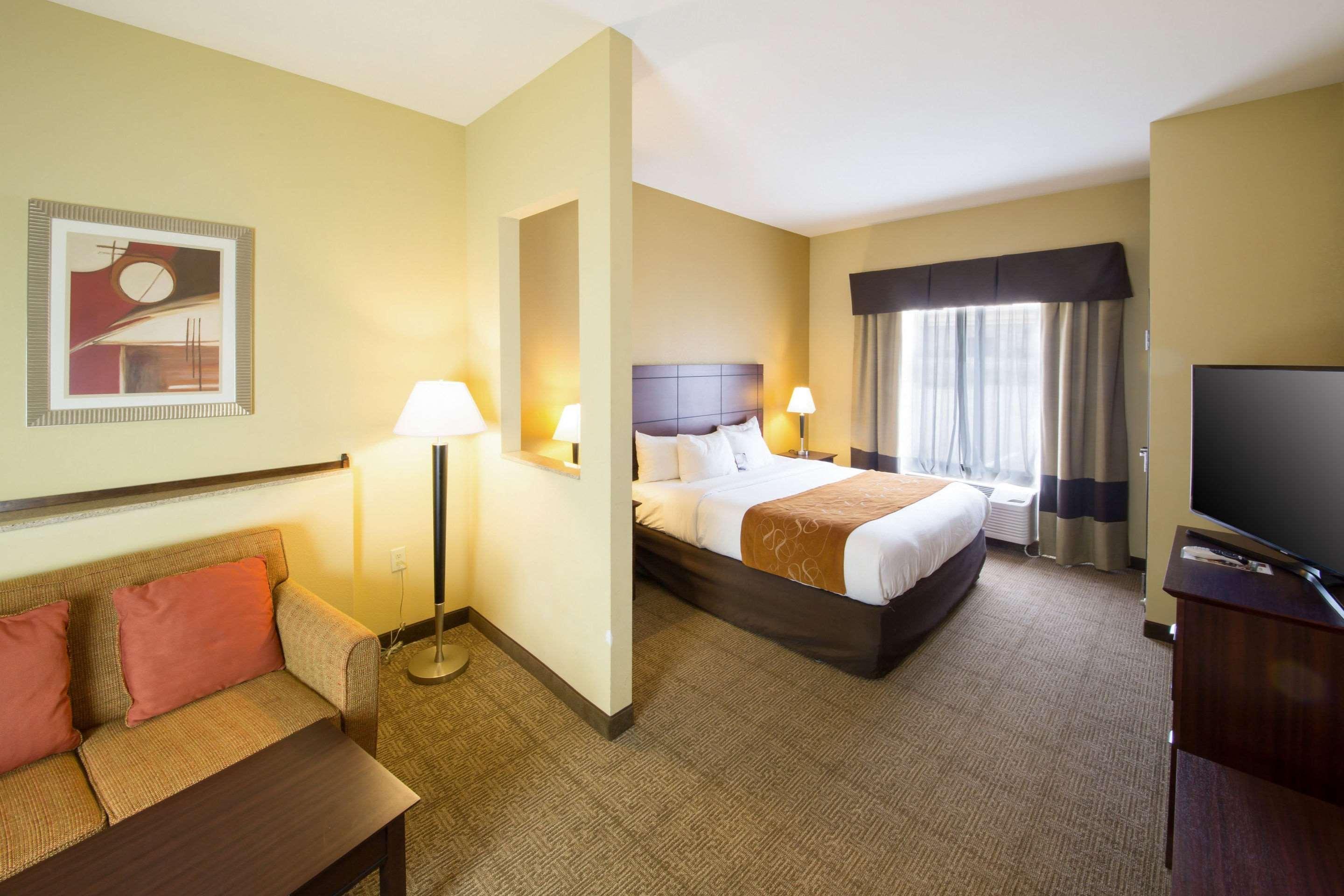 Comfort Suites Airport South Montgomery Buitenkant foto