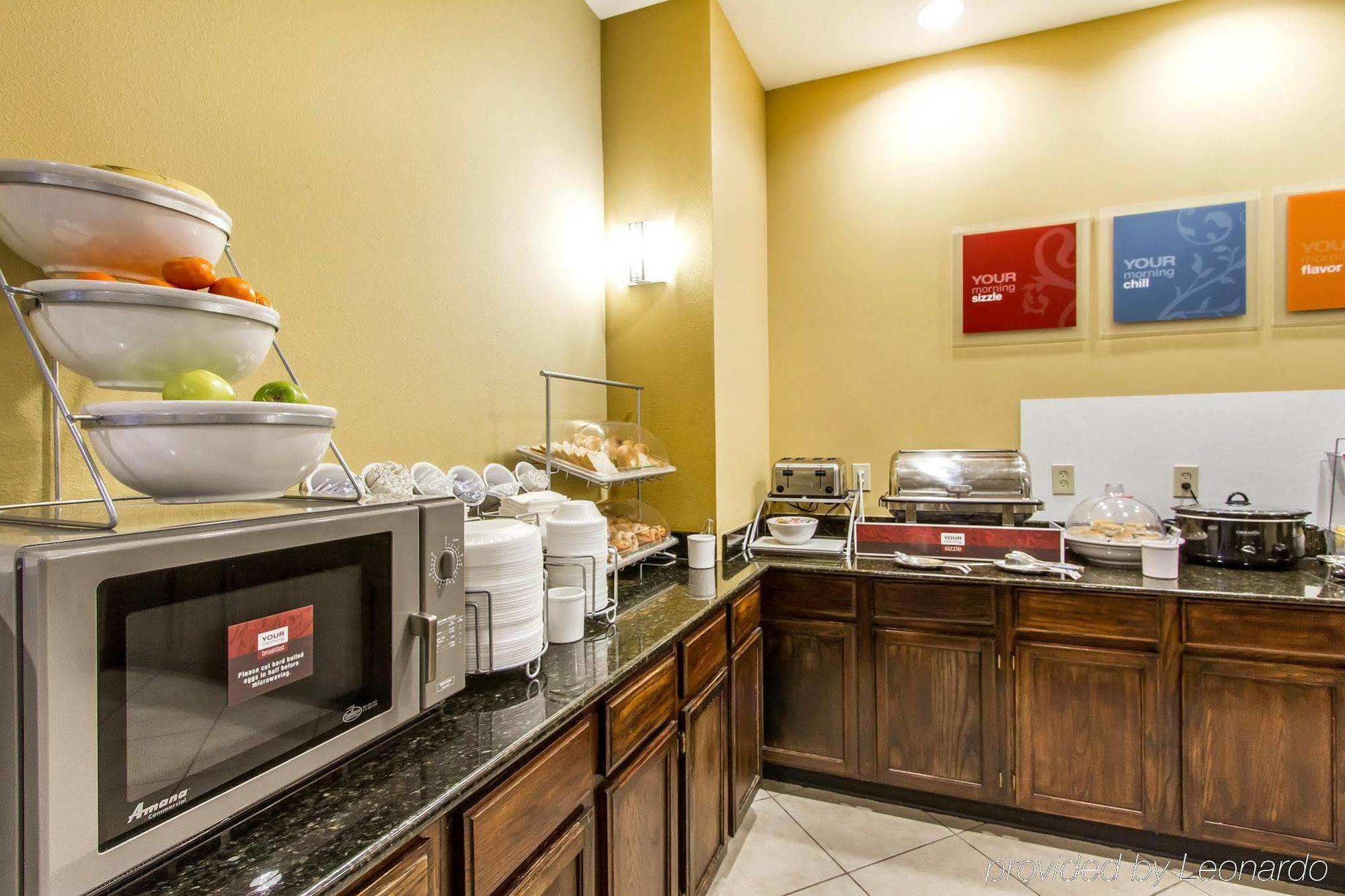 Comfort Suites Airport South Montgomery Buitenkant foto