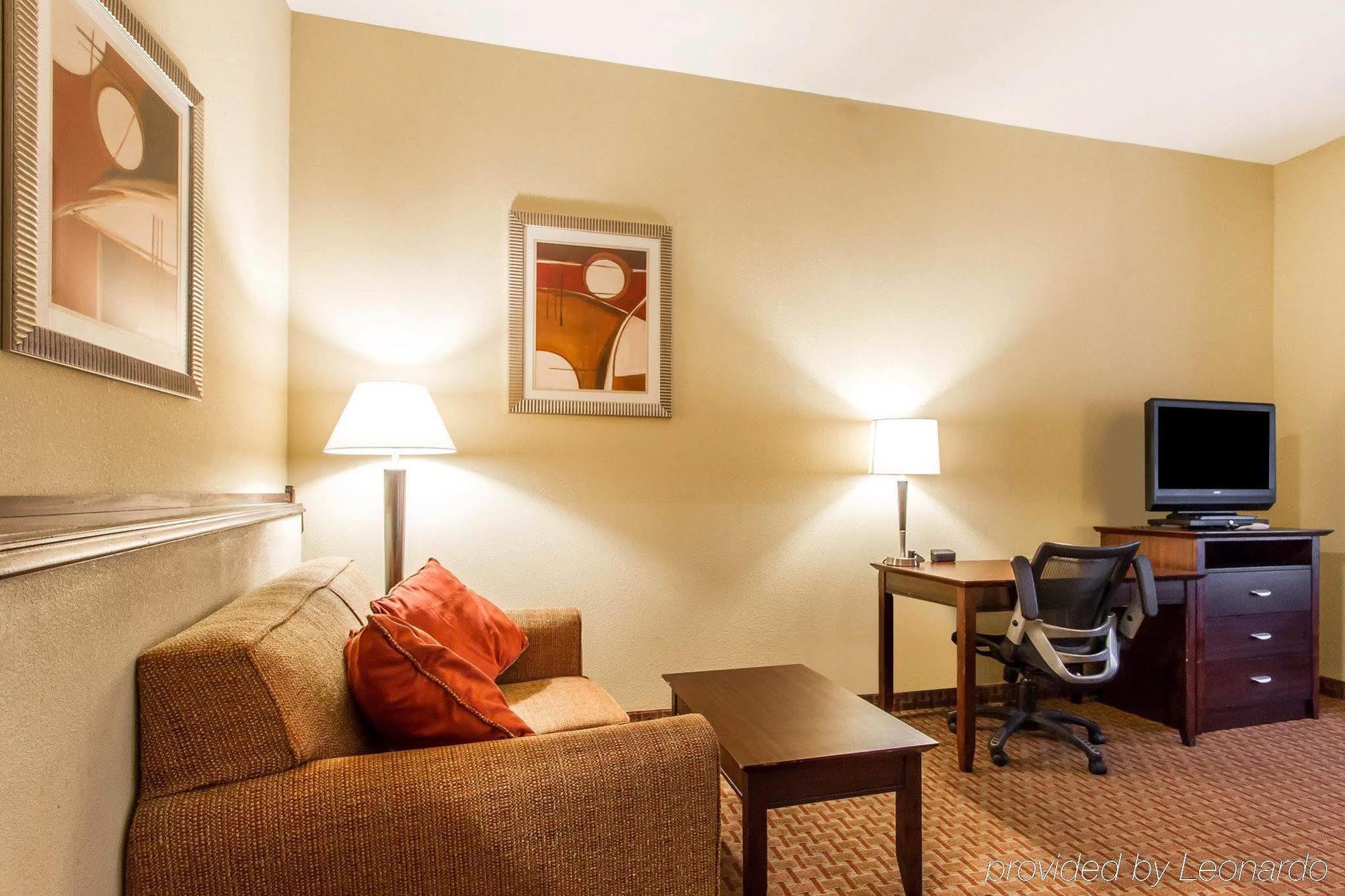 Comfort Suites Airport South Montgomery Buitenkant foto